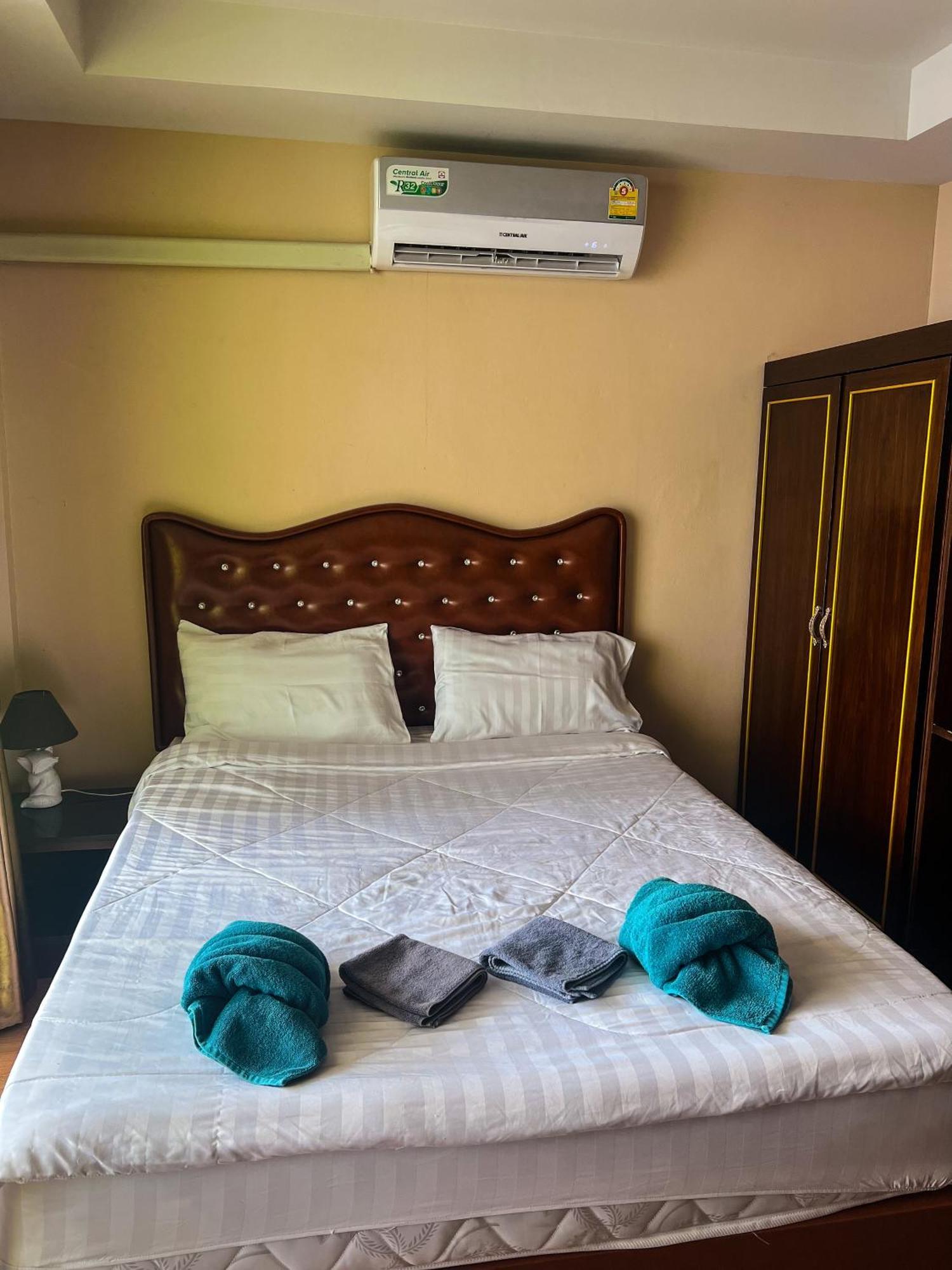 Smyrna Apartment Патая Екстериор снимка