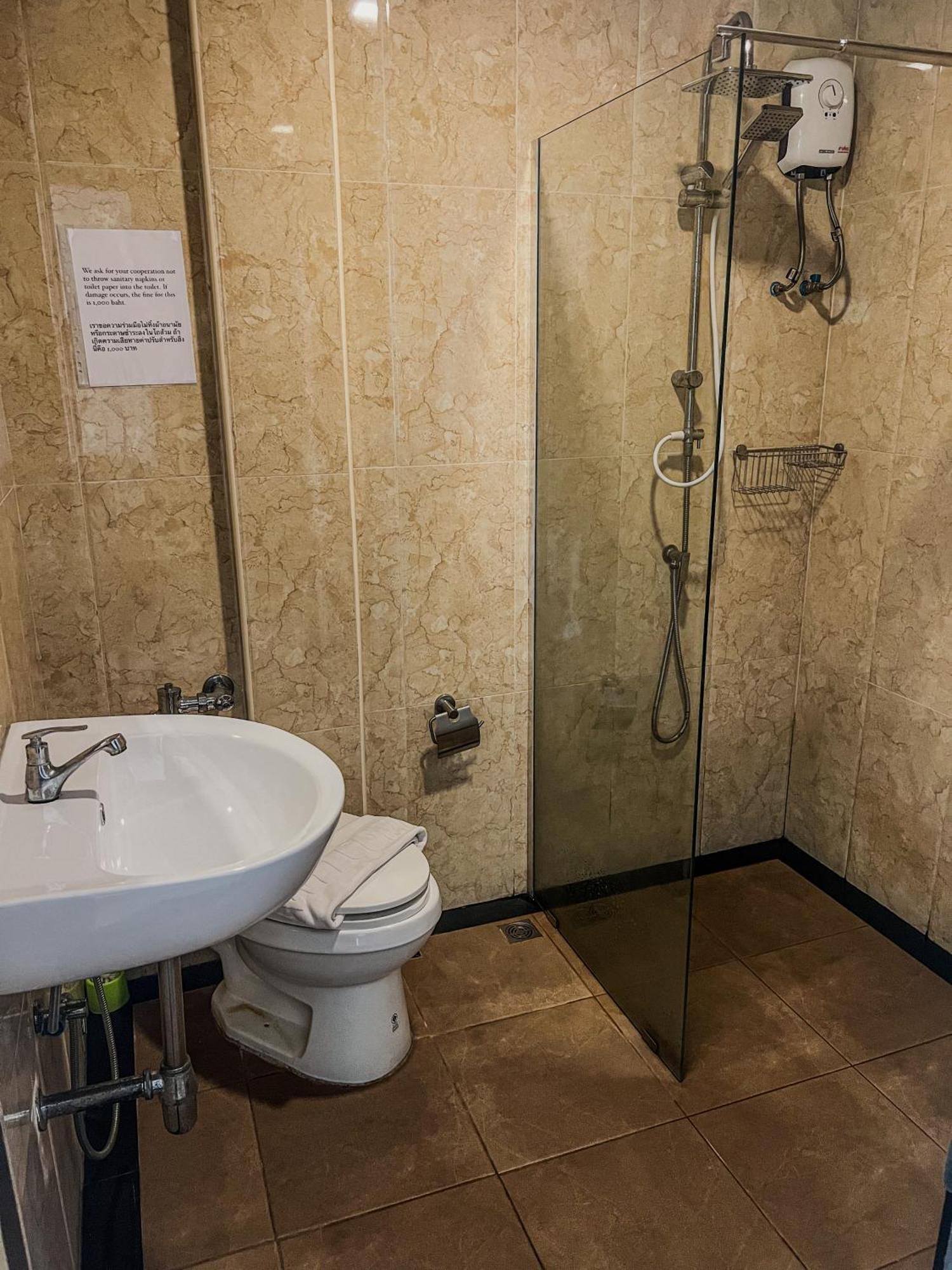 Smyrna Apartment Патая Екстериор снимка