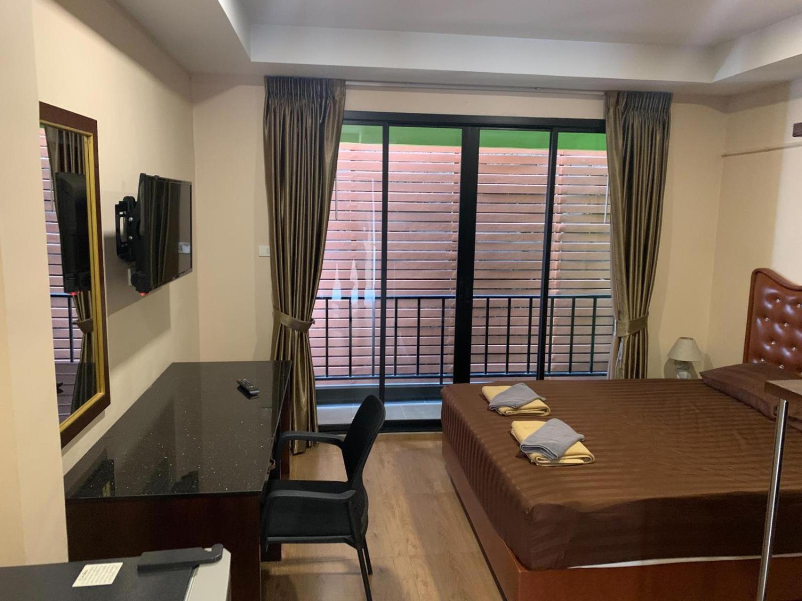 Smyrna Apartment Патая Екстериор снимка