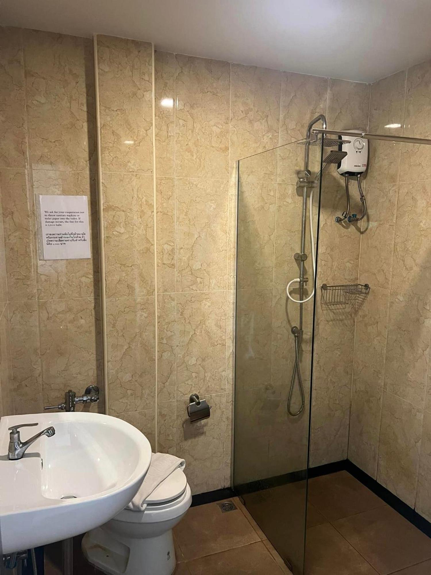 Smyrna Apartment Патая Екстериор снимка